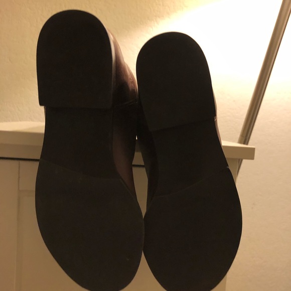 Ivanna trump’s boots or you are if you chose beautiful but not my color hmmm - Picture 4 of 15